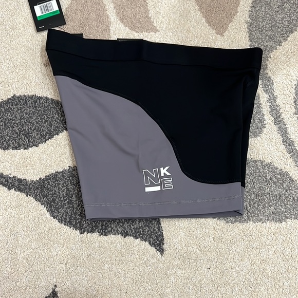 Nike Women’s Pro Shorts - New - Picture 4 of 4